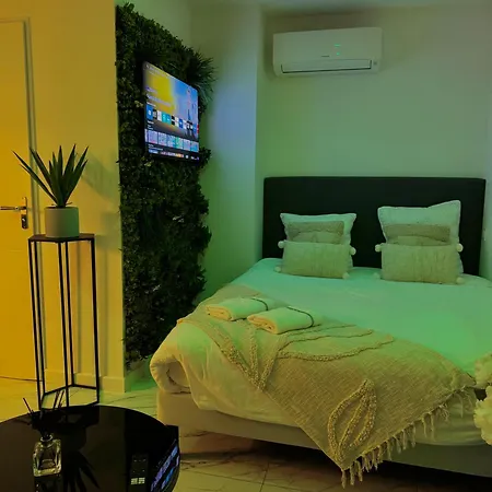 Secret Apartment *